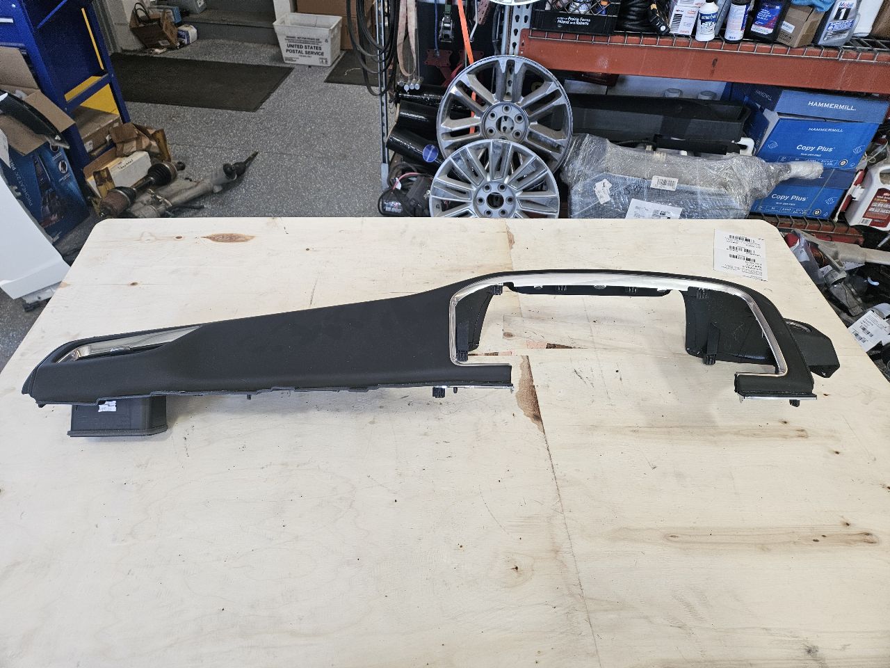 2023 SUBURBN15 FRONT DASH TRIM VENT BEZEL 86822079 33147 - image 10