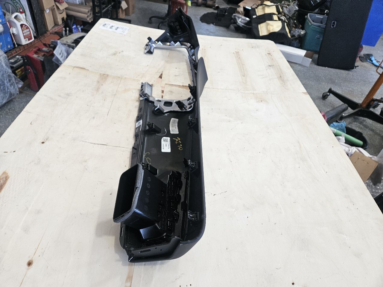 2023 SUBURBN15 FRONT DASH TRIM VENT BEZEL 86822079 33147 - image 18