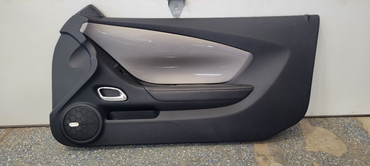 2015 CAMARO RH PASSENGER DOOR PANEL TRIM 33160 - image 7