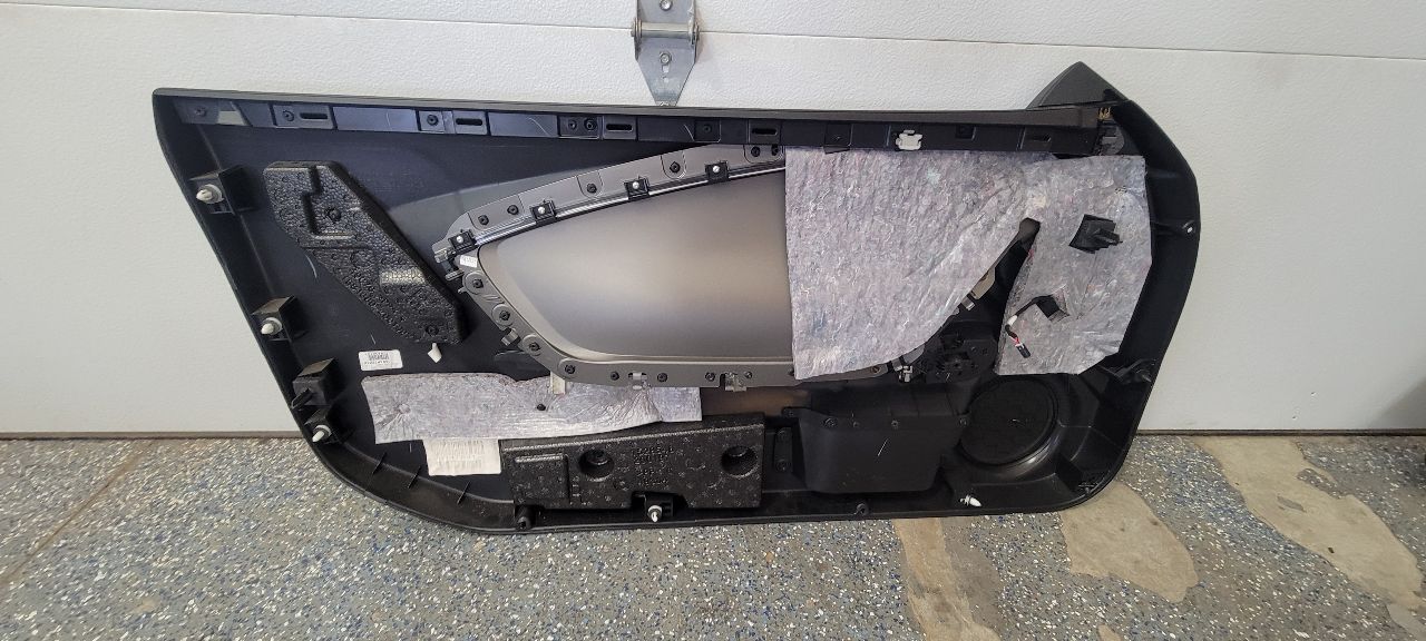 2015 CAMARO RH PASSENGER DOOR PANEL TRIM 33160 - image 8
