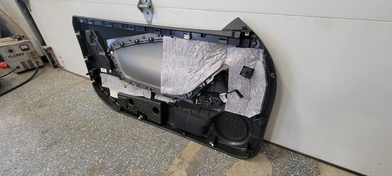 2015 CAMARO RH PASSENGER DOOR PANEL TRIM 33160 - image 9