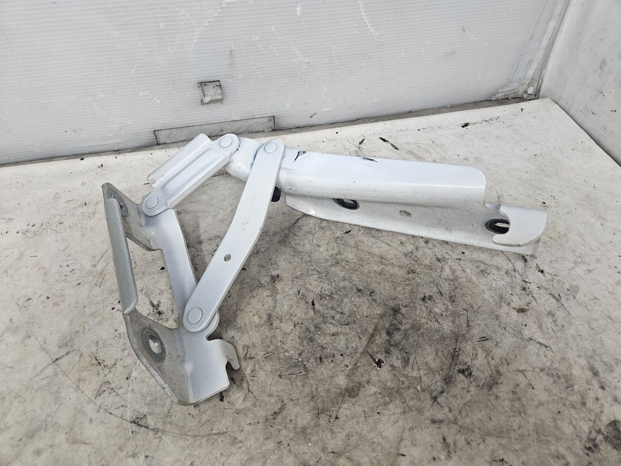 2015 CAMARO HOOD HINGES PAIR LH RH WHITE 33184 - image 11