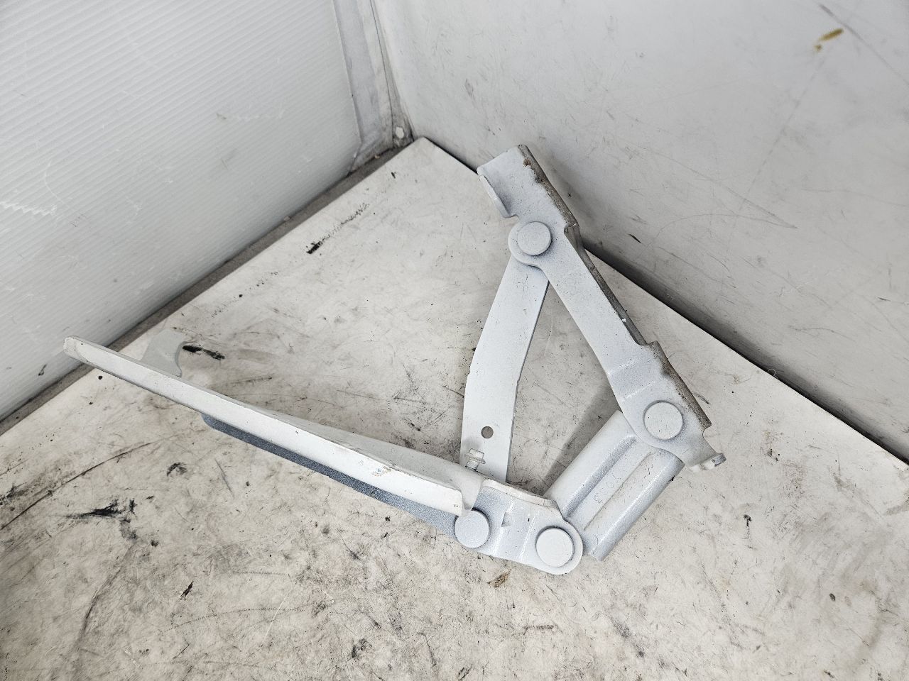 2015 CAMARO HOOD HINGES PAIR LH RH WHITE 33184 - image 12