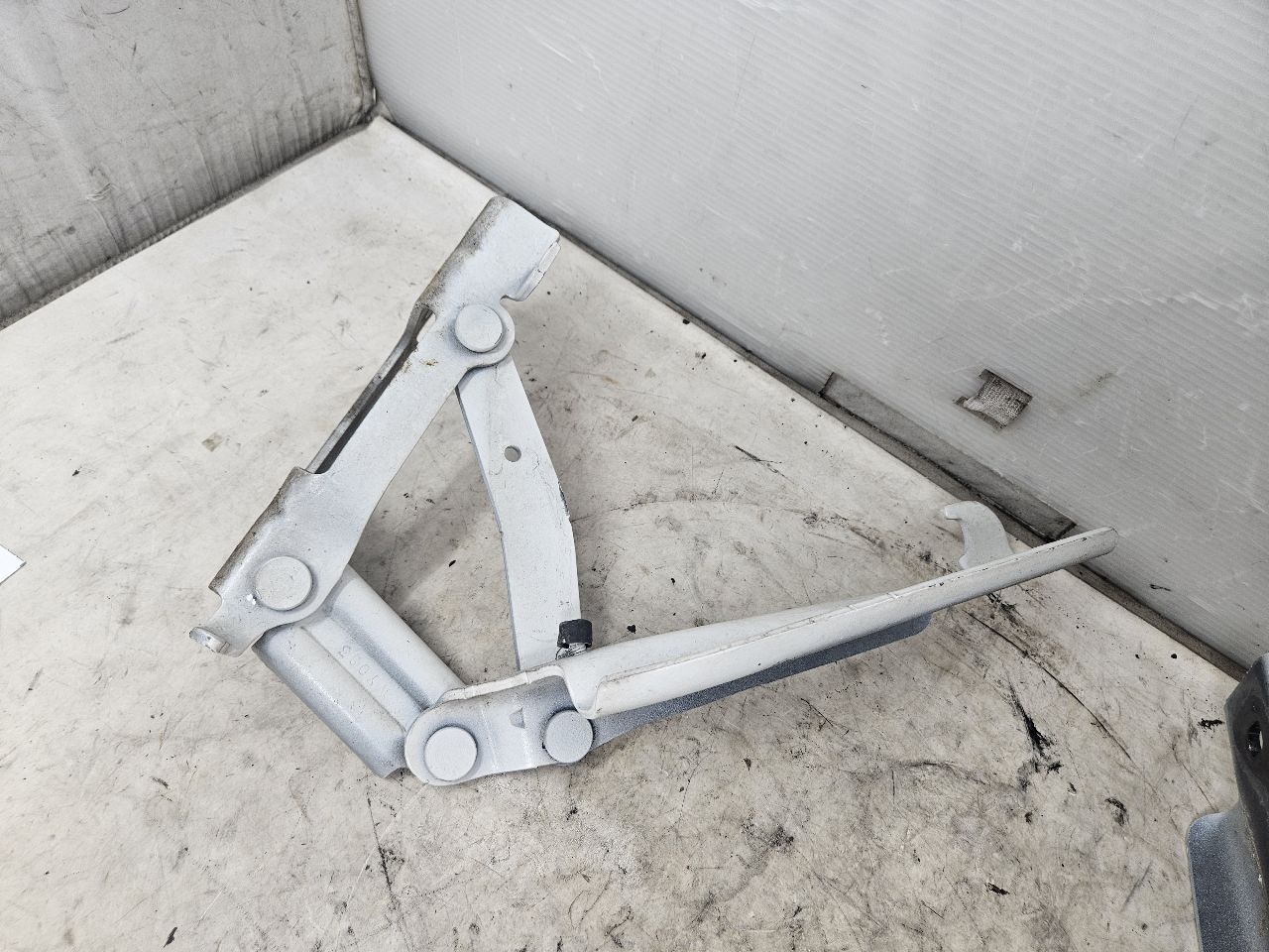 2015 CAMARO HOOD HINGES PAIR LH RH WHITE 33184 - image 14