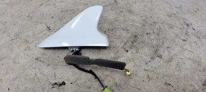 2015 CAMARO SHARK FIN ANTENNA WHATE GAZ 33214 - image 1