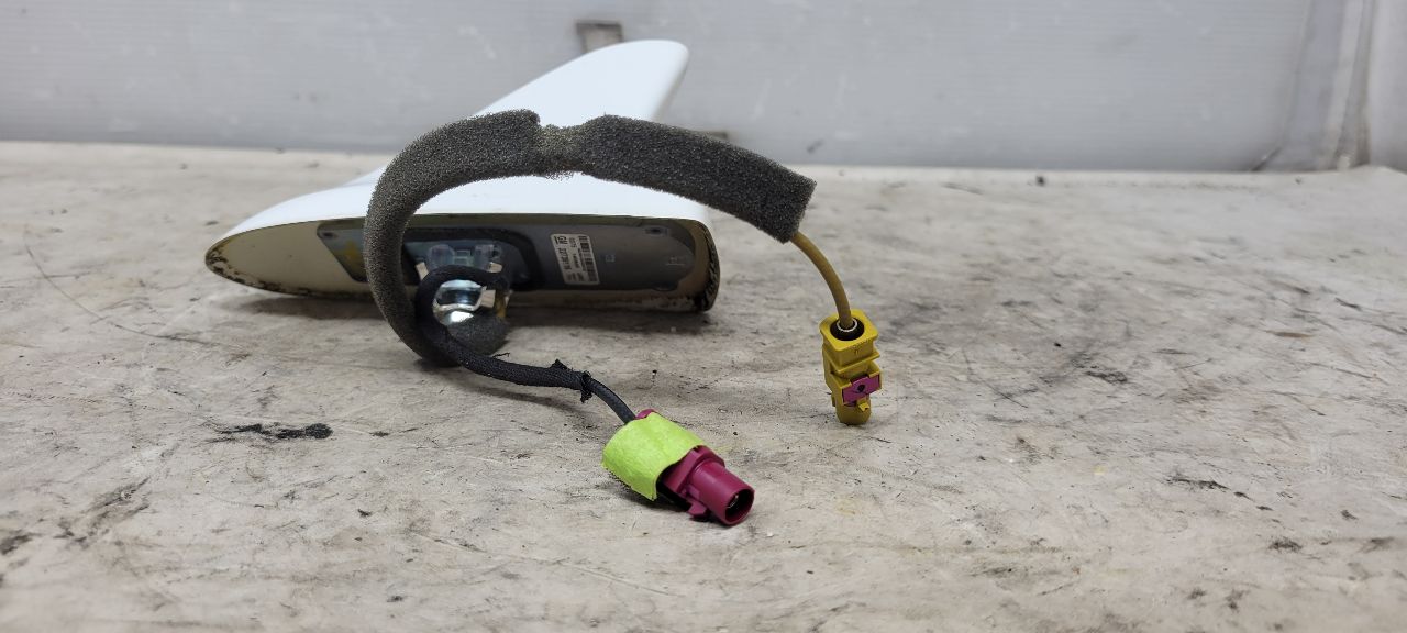 2015 CAMARO SHARK FIN ANTENNA WHATE GAZ 33214 - image 2