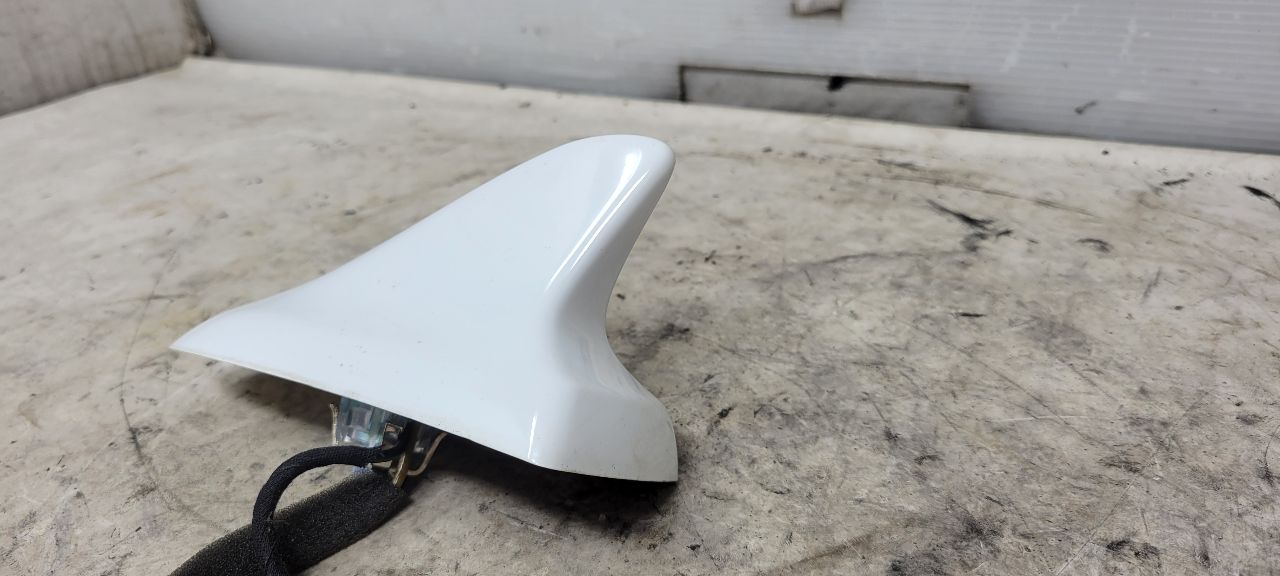2015 CAMARO SHARK FIN ANTENNA WHATE GAZ 33214 - image 4