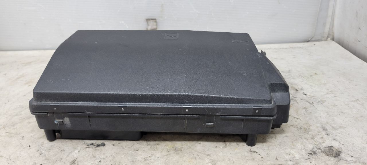 2015 CAMARO ENGINE BAY FUSE BOX & LID 22760635 33220 - image 4