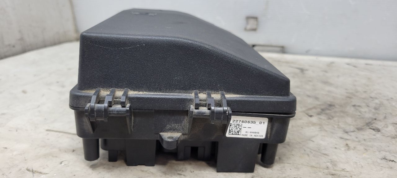 2015 CAMARO ENGINE BAY FUSE BOX & LID 22760635 33220 - image 7
