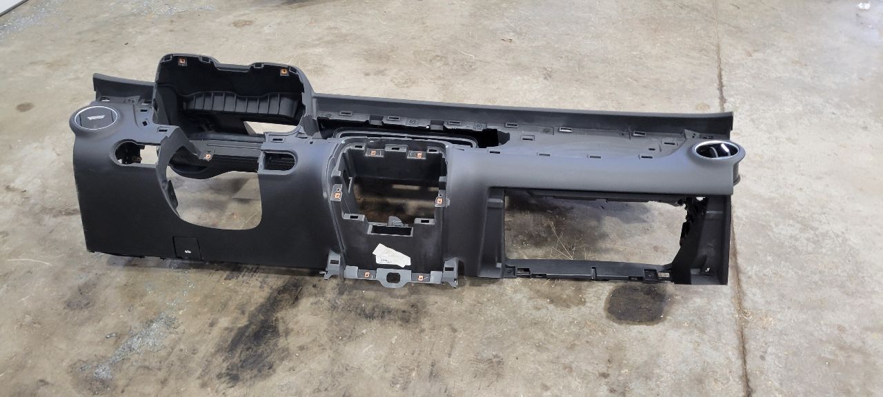 2015 CAMARO DASH PANEL WITH RH INFLATOR 33229 - image 2