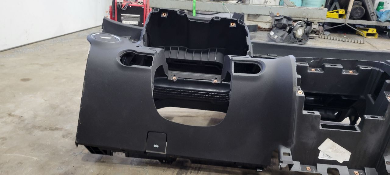 2015 CAMARO DASH PANEL WITH RH INFLATOR 33229 - image 12