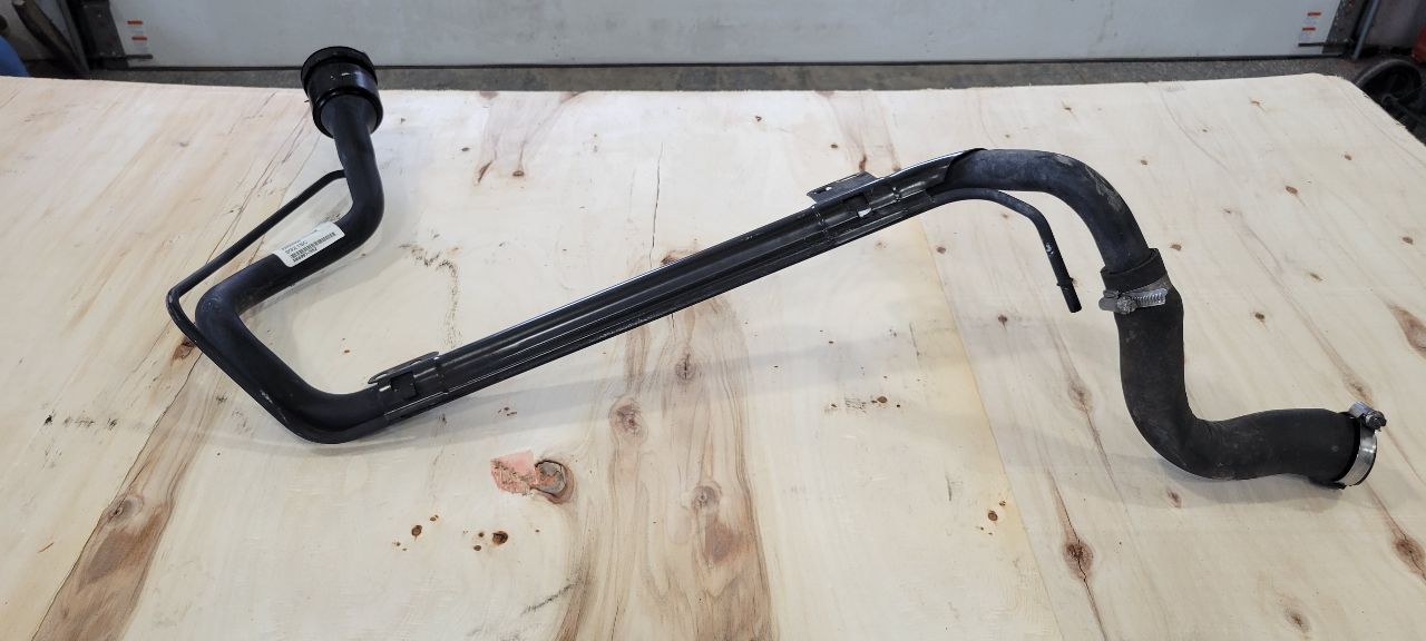 2015 CAMARO FUEL FILLER NECK 22925350 33232 - image 3