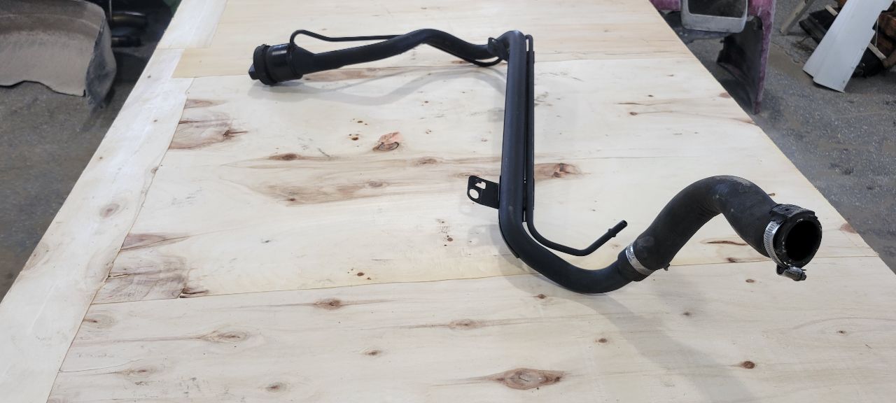2015 CAMARO FUEL FILLER NECK 22925350 33232 - image 9