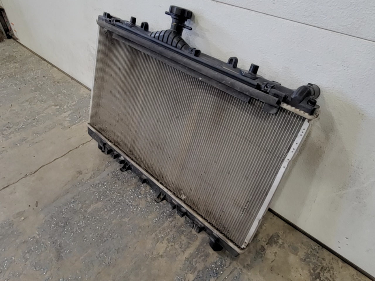 2015 CAMARO LS3/L99 SS RADIATOR 61K OEM 33257 - image 2