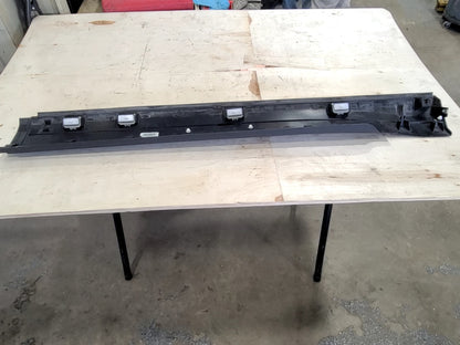 2023 SUBURBN15 LH REAR ROCKER MOLDING 84913472 33260 - image 11