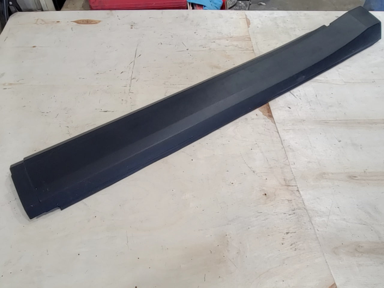 2023 SUBURBN15 LH REAR ROCKER MOLDING 84913472 33260 - image 15