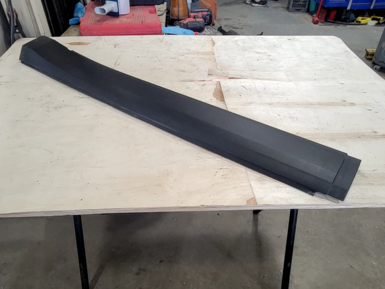 2023 SUBURBN15 RH REAR ROCKER MOLDING 84913473 33261 - image 7