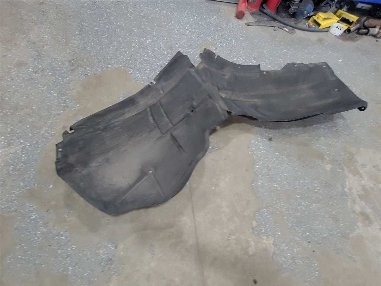 2023 SUBURBN15 RH FRONT INNER FENDER LINER 84856824 33265 - image 2