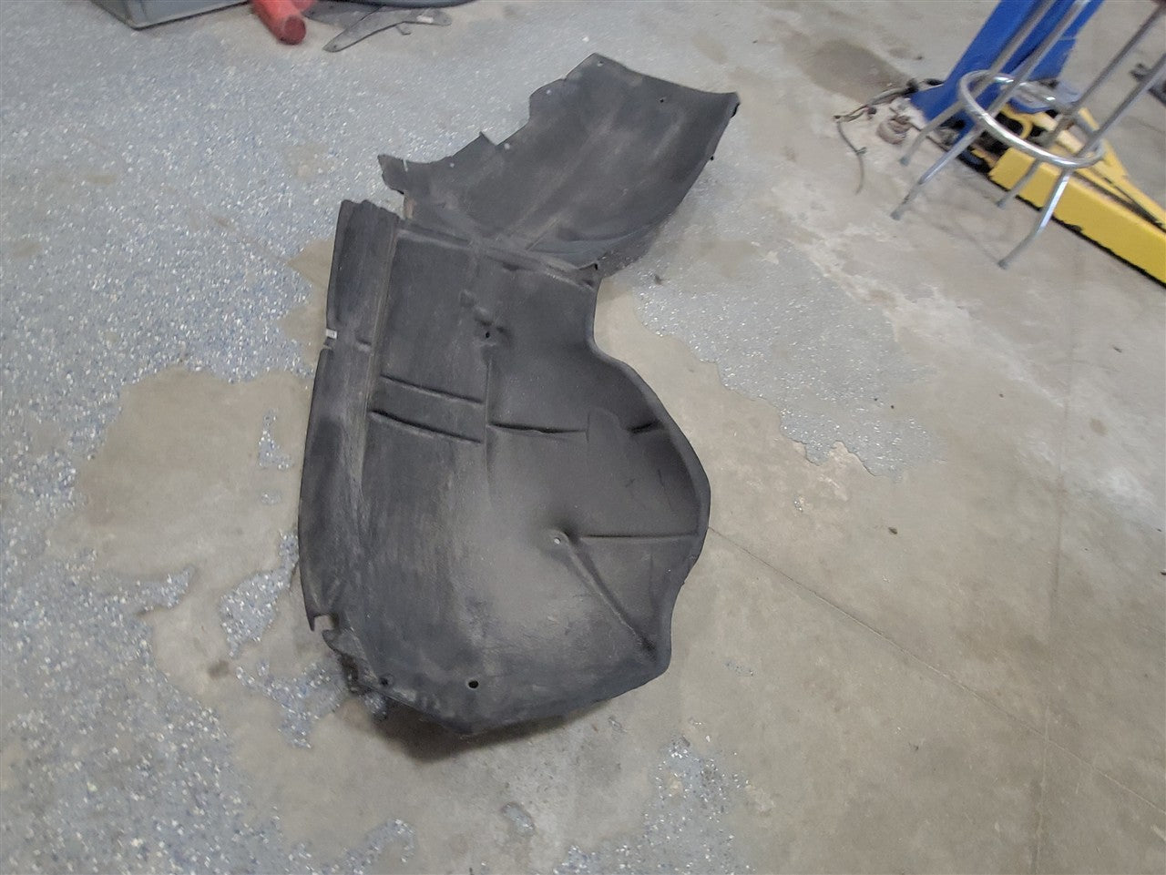 2023 SUBURBN15 RH FRONT INNER FENDER LINER 84856824 33265 - image 3