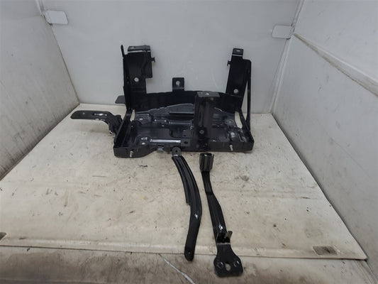 2023 SUBURBN15 BATTERY TRAY MOUNT 84963923 33271 - image 1