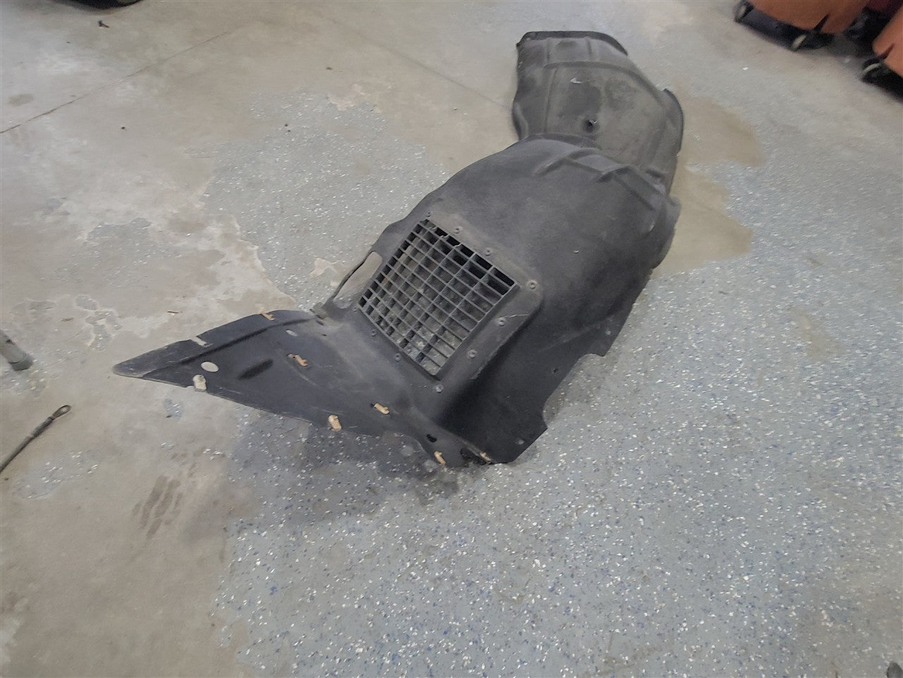 2016 CAMARO SS LH FRONT FENDER LINER 84922604 33277 - image 7