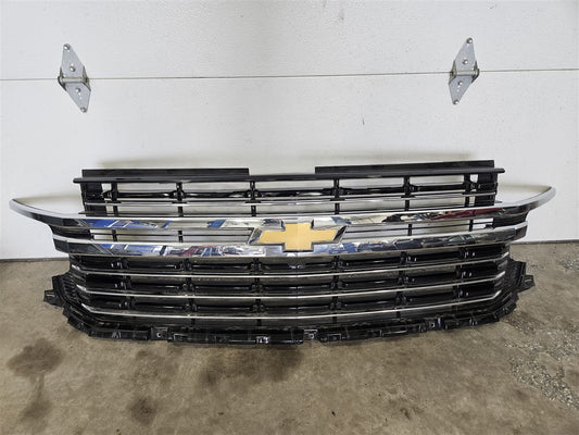 2023 SUBURBN15 OEM LT UPPER GRILLE BLACK W/CHROME 33287 - image 1