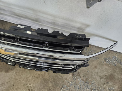2023 SUBURBN15 OEM LT UPPER GRILLE BLACK W/CHROME 33287 - image 5