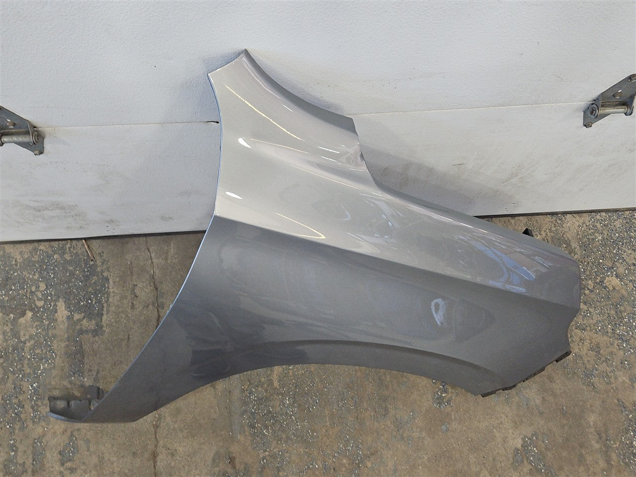 2023 SUBURBN15 RH FENDER GREY GXD 3D1 DENT BY HOOD 33297 - image 6