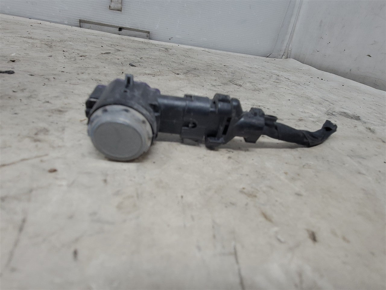 2023 SUBURBN15 OEM PARKING SENSOR 85127044 GREY GXD 33303 - image 5