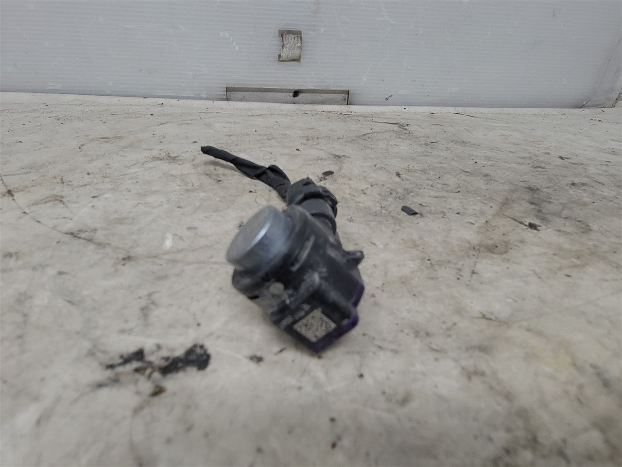 2023 SUBURBN15 OEM PARKING SENSOR 85127044 GREY GXD 33304 - image 3