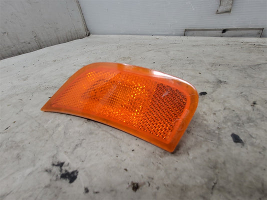 2023 SUBURBN15 RH FRONT SIDE MARKER LAMP 84776453 33305 - image 2