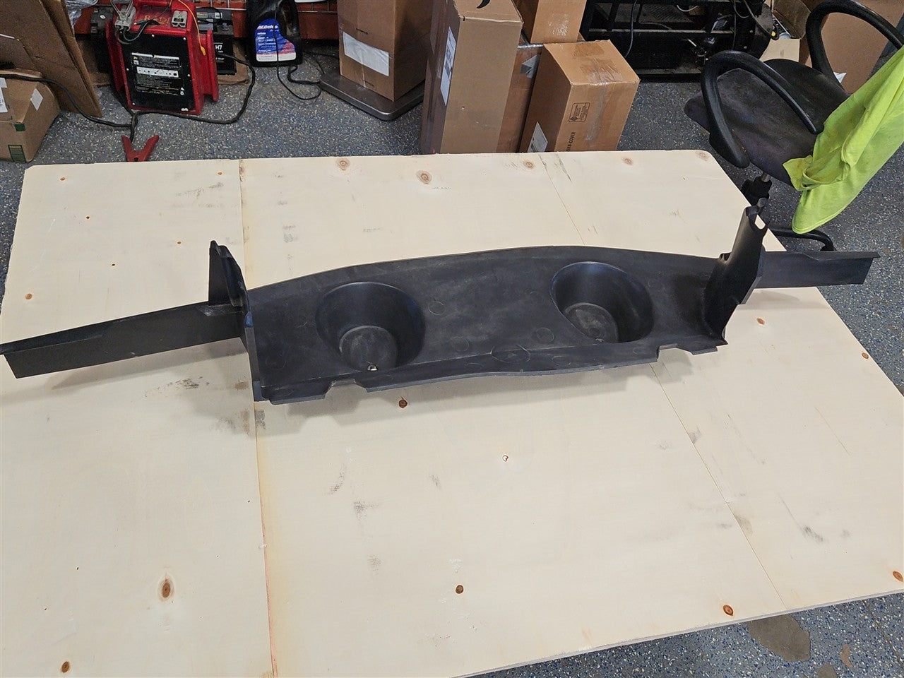 2015 CAMARO LOWER RADIATOR AIR INLET 22914247 33313 - image 5