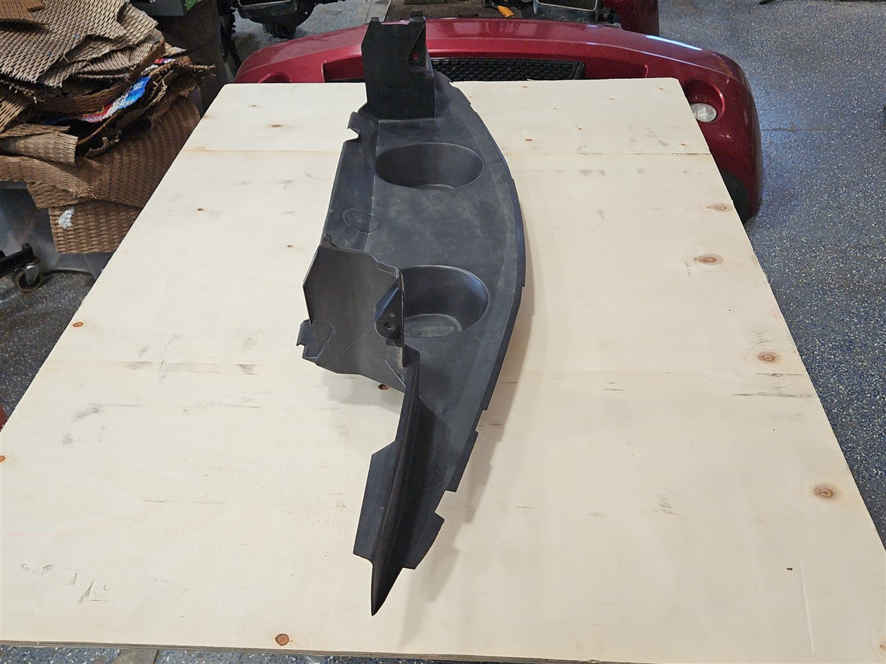 2015 CAMARO LOWER RADIATOR AIR INLET 22914247 33313 - image 7