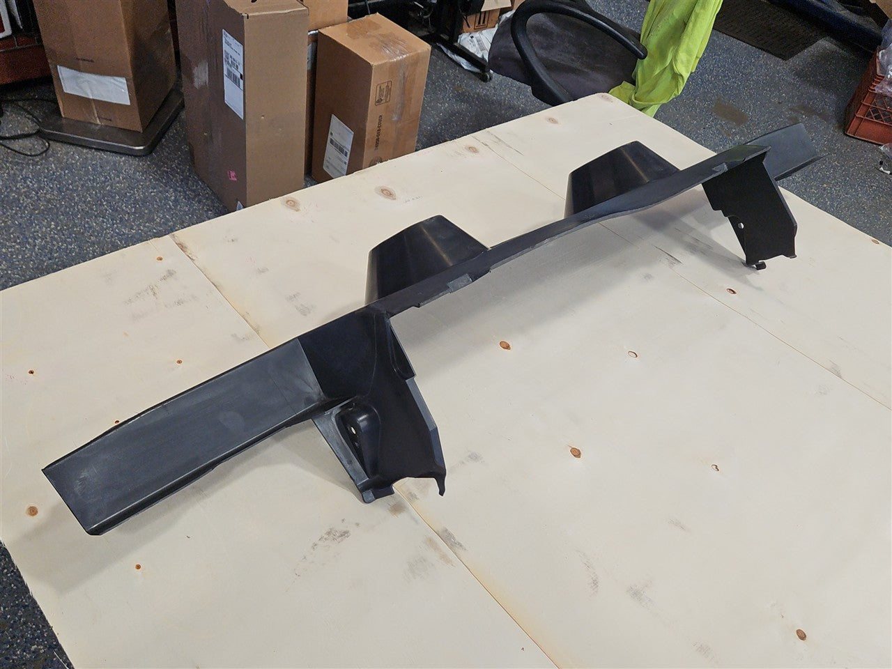 2015 CAMARO LOWER RADIATOR AIR INLET 22914247 33313 - image 16