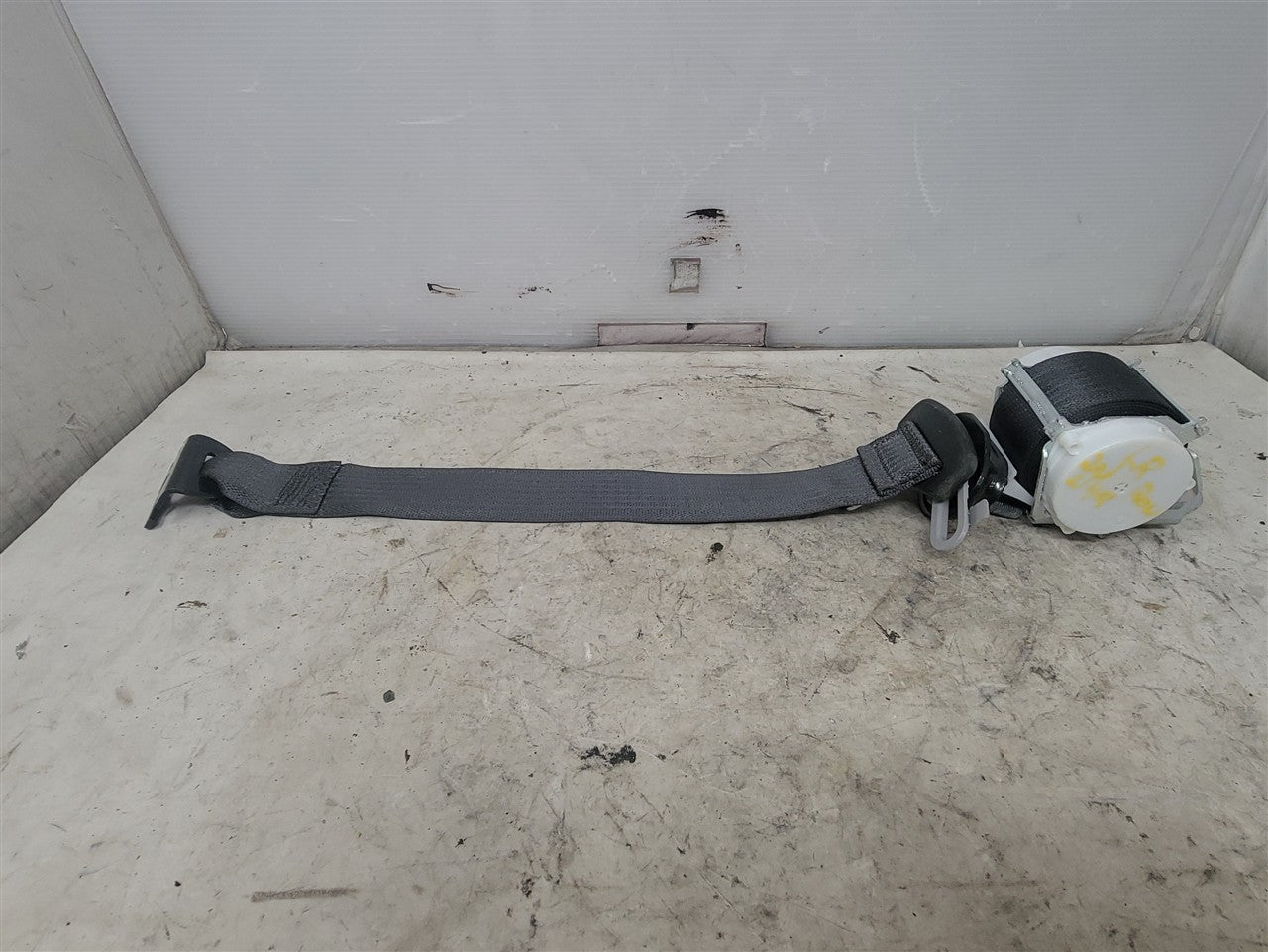 2017 SIERRA150 LH REAR SEAT BELT RETRACTOR BLACK 33331 - image 1