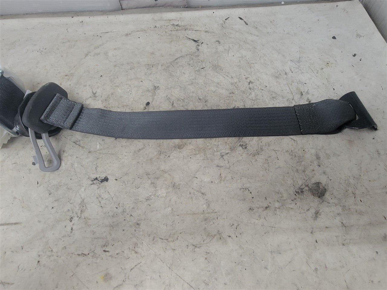2017 SIERRA150 LH REAR SEAT BELT RETRACTOR BLACK 33331 - image 9