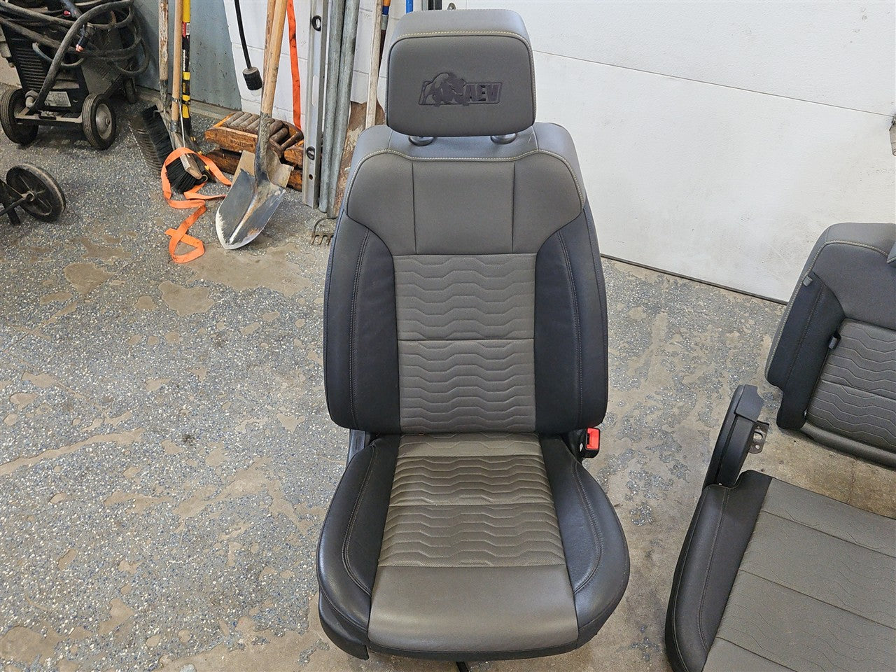 2024 SILVRDO15 ZR2 BISON FRONT & REAR SEATS HEATED 33335 - image 6