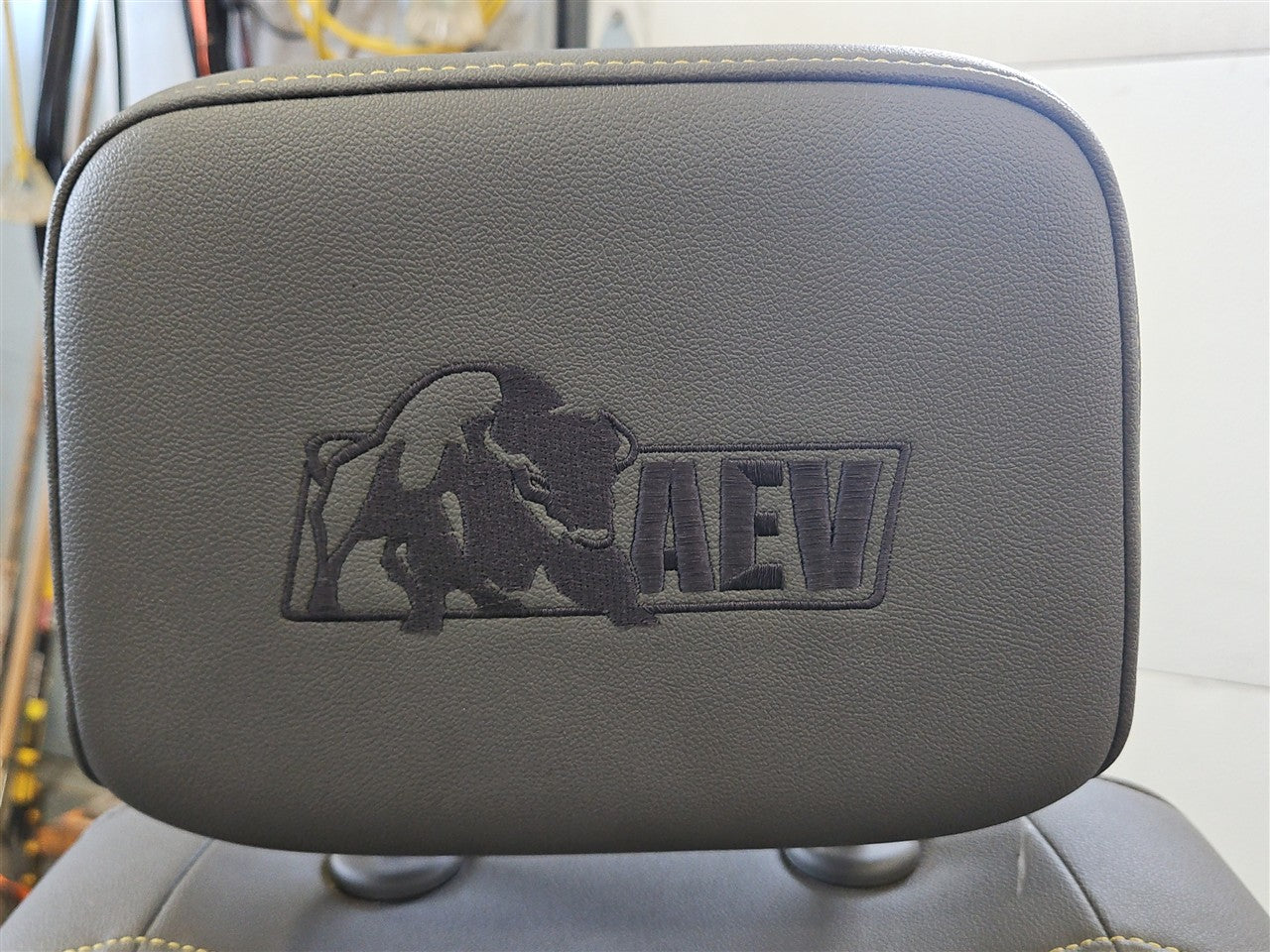 2024 SILVRDO15 ZR2 BISON FRONT & REAR SEATS HEATED 33335 - image 9