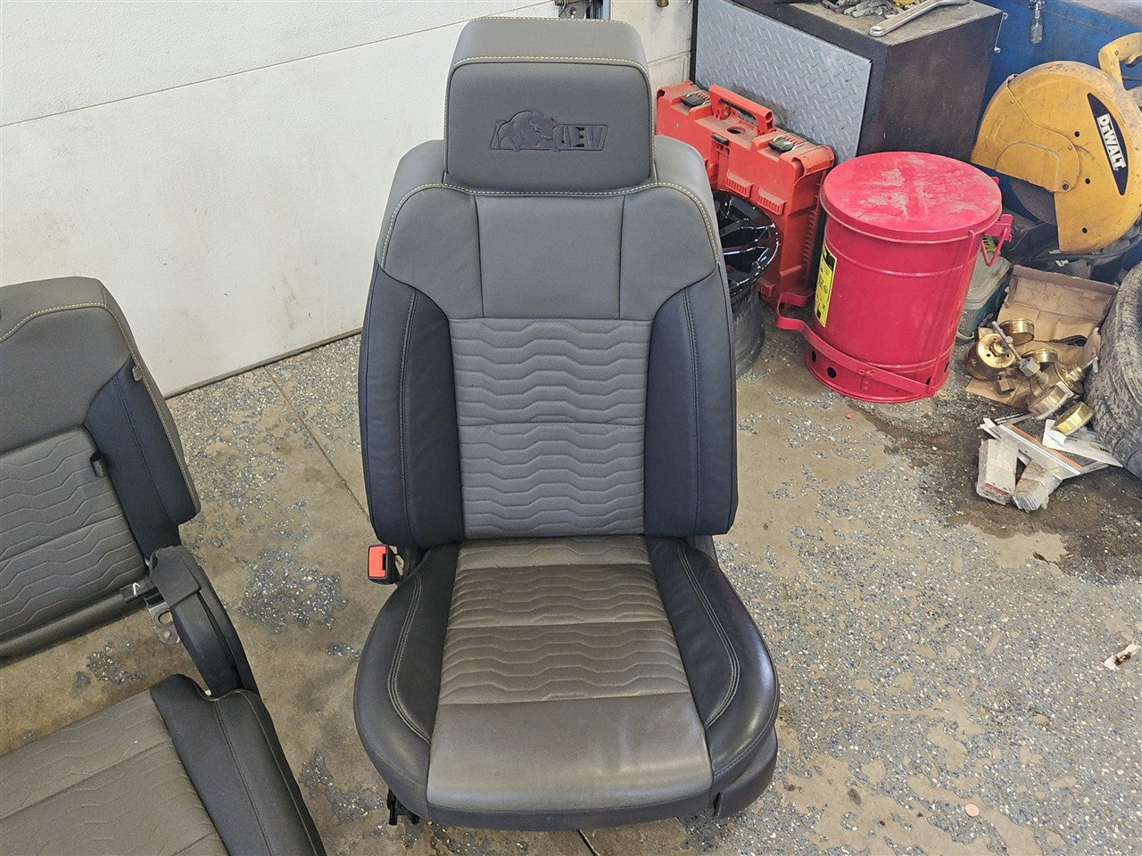 2024 SILVRDO15 ZR2 BISON FRONT & REAR SEATS HEATED 33335 - image 11