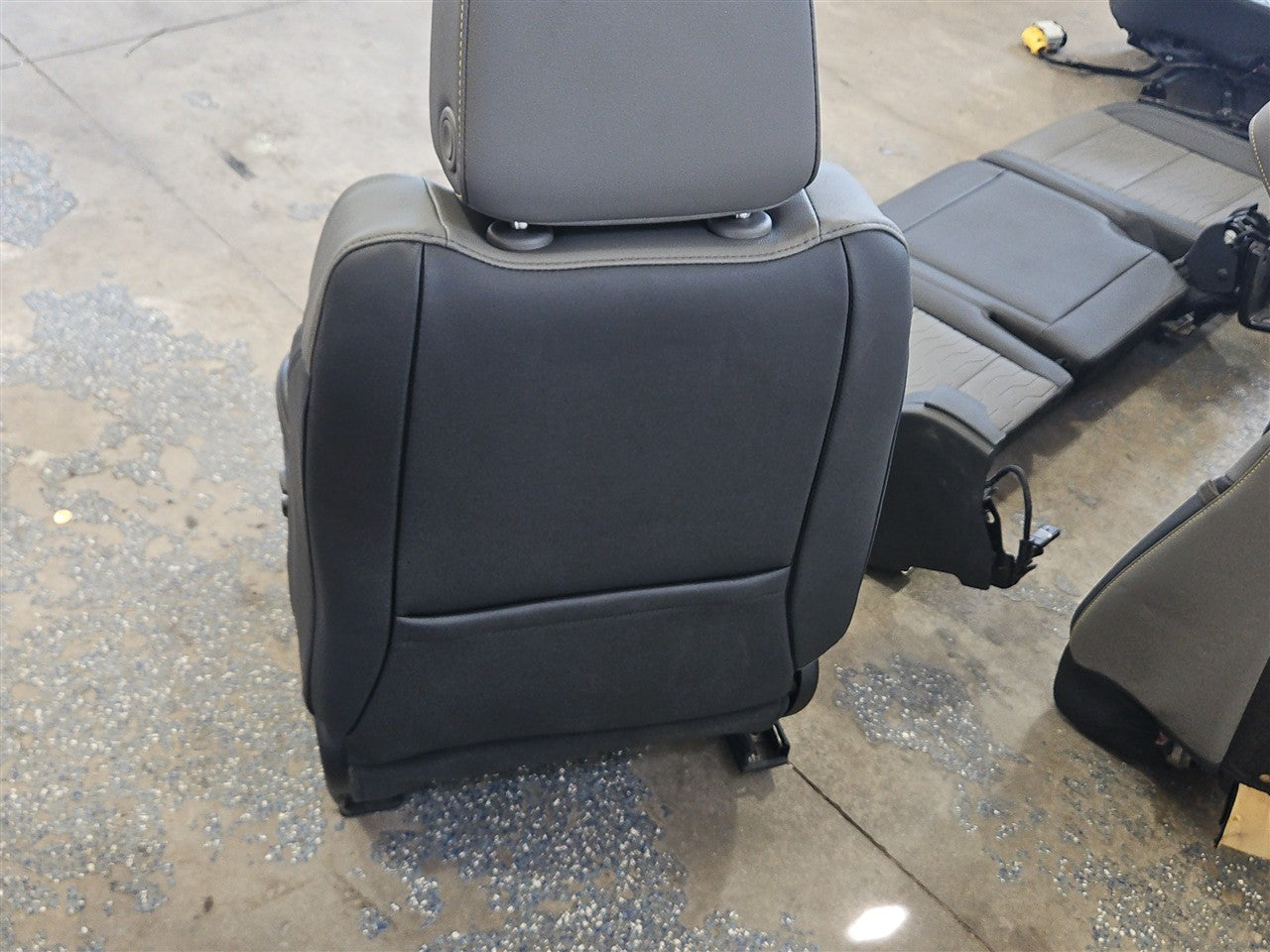 2024 SILVRDO15 ZR2 BISON FRONT & REAR SEATS HEATED 33335 - image 15