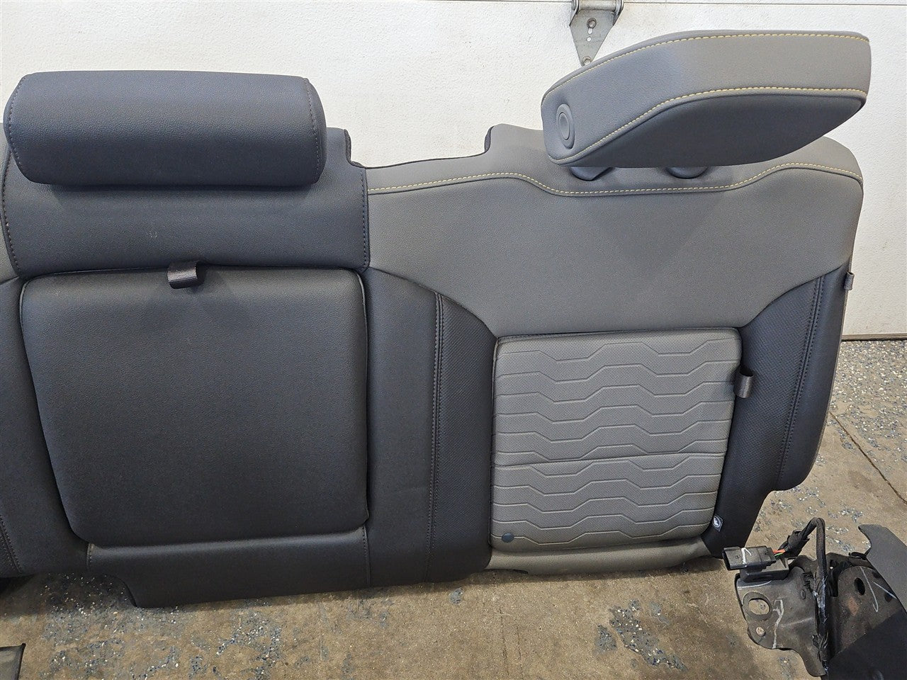 2024 SILVRDO15 ZR2 BISON FRONT & REAR SEATS HEATED 33335 - image 20