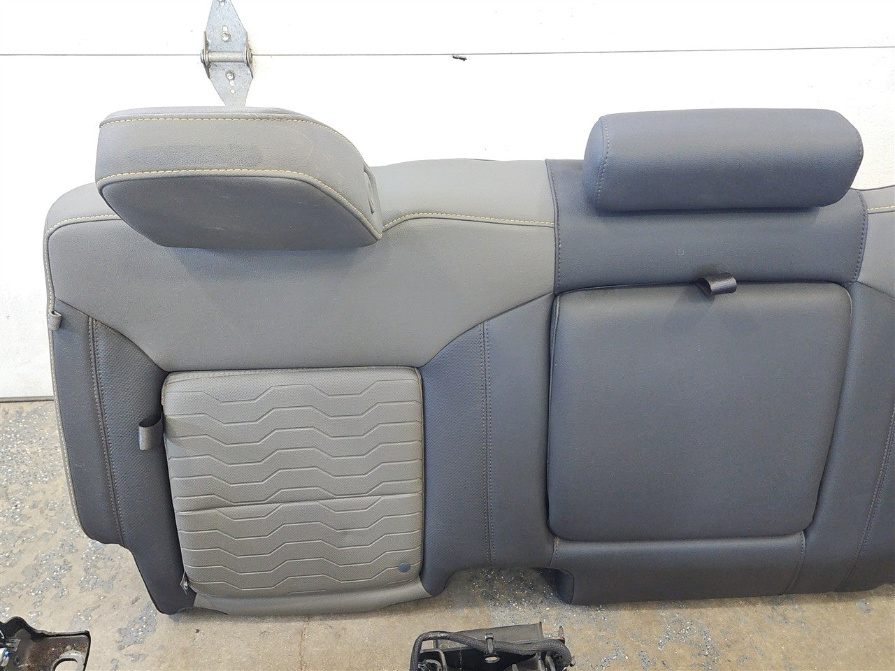2024 SILVERADO ZR2 BISON FRONT & REAR SEATS HEATED 33335 - image 4