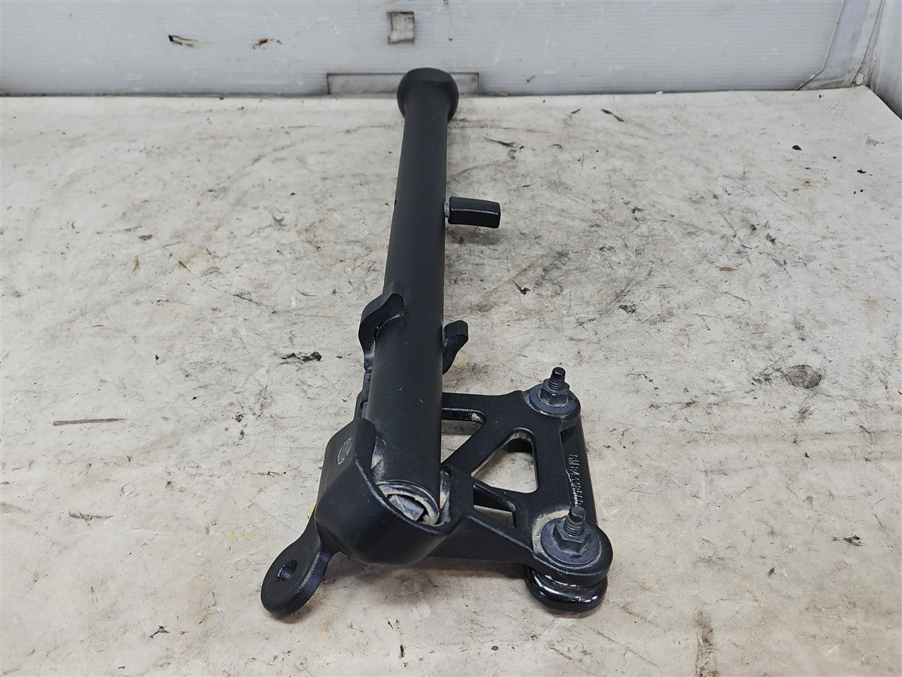 2022 SIERRA150 AUXILIARY TAILGATE STEP ASSIST HANDL 33342 - image 2