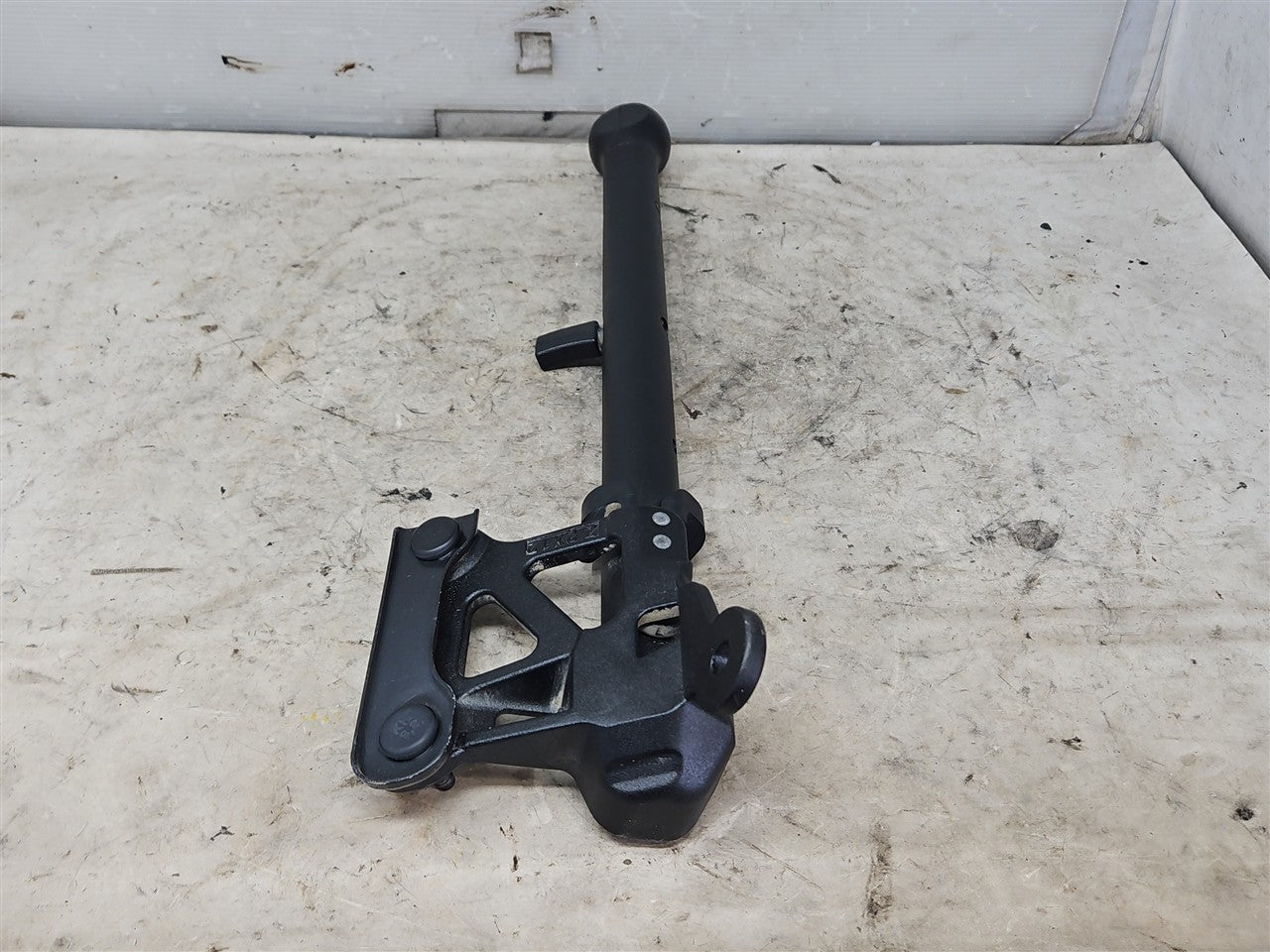 2022 SIERRA150 AUXILIARY TAILGATE STEP ASSIST HANDL 33342 - image 9