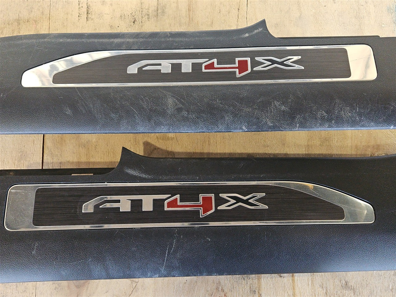 2022 SIERRA150 AT4X FRONT DOOR SILLS PAIR 33363 - image 7