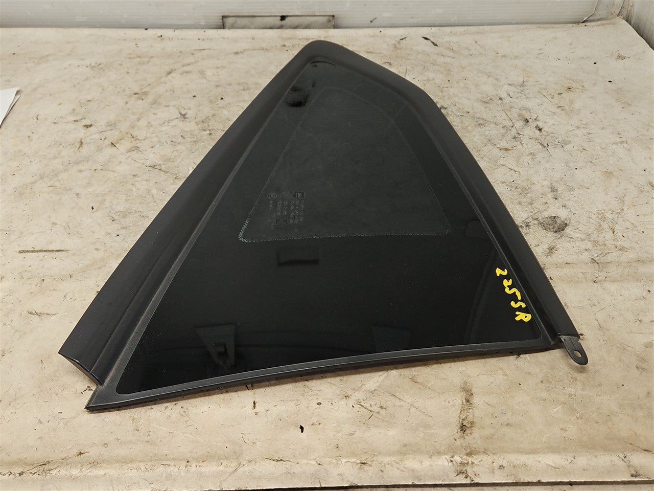 2016 CAMARO RH PASSENGER QUARTER GLASS COUPE 33366 - image 5