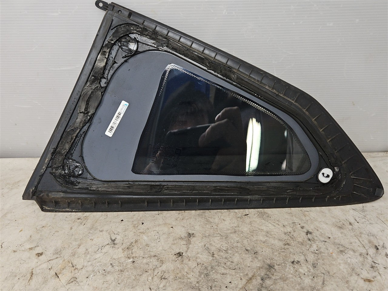 2016 CAMARO RH PASSENGER QUARTER GLASS COUPE 33366 - image 6