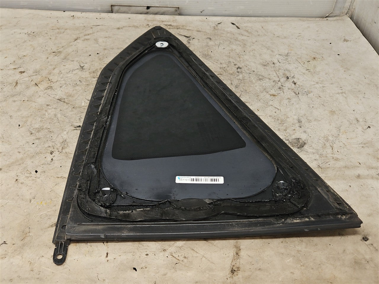 2016 CAMARO RH PASSENGER QUARTER GLASS COUPE 33366 - image 8