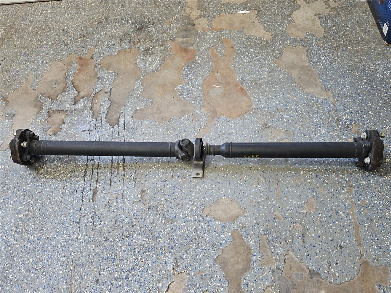 2016 CAMARO DRIVE SHAFT W/RUBBERS AUTO 33369 - image 1