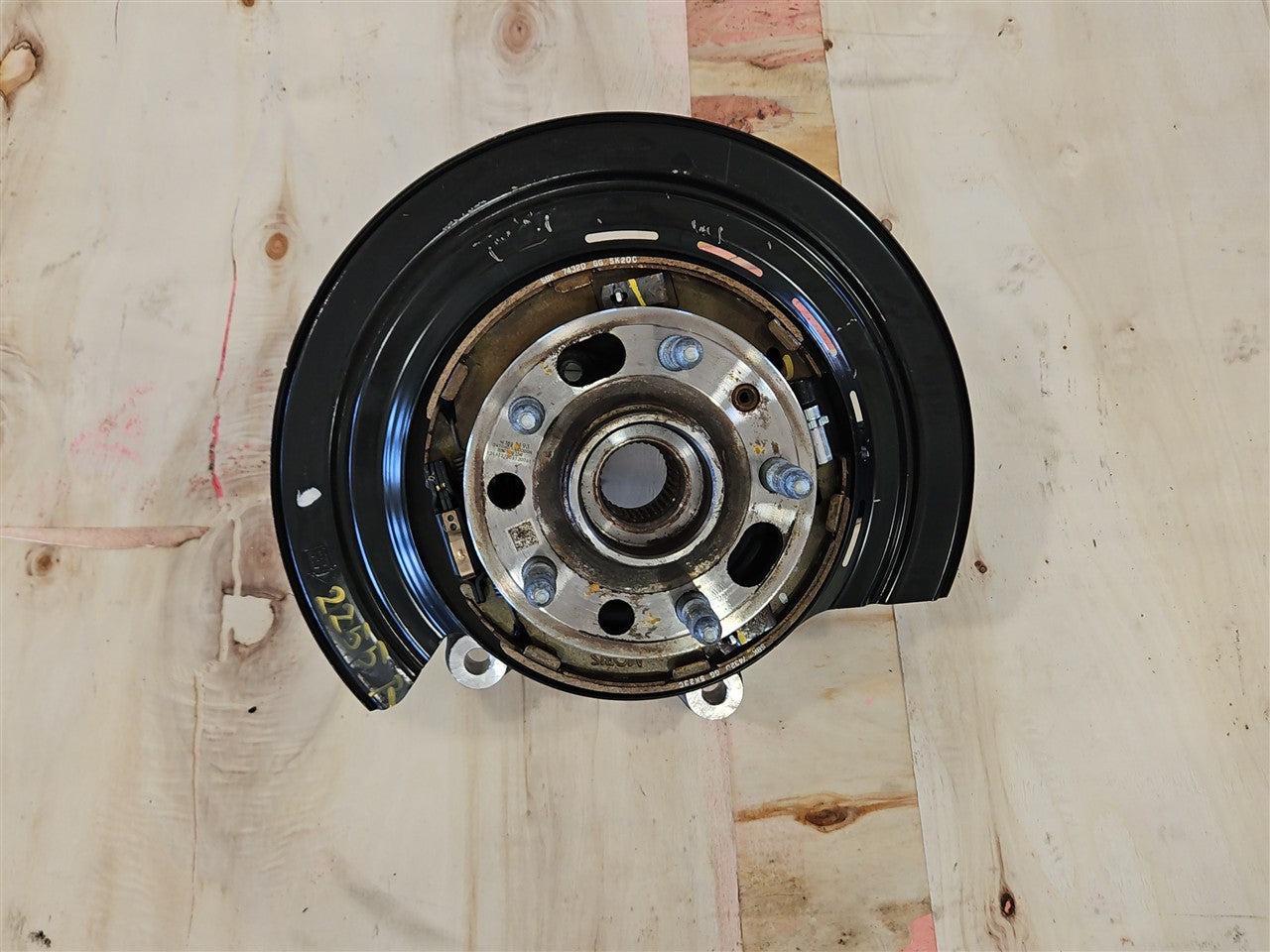 2016 CAMARO RH PASSENGER REAR SPINDLE & HUB 33370 - image 5